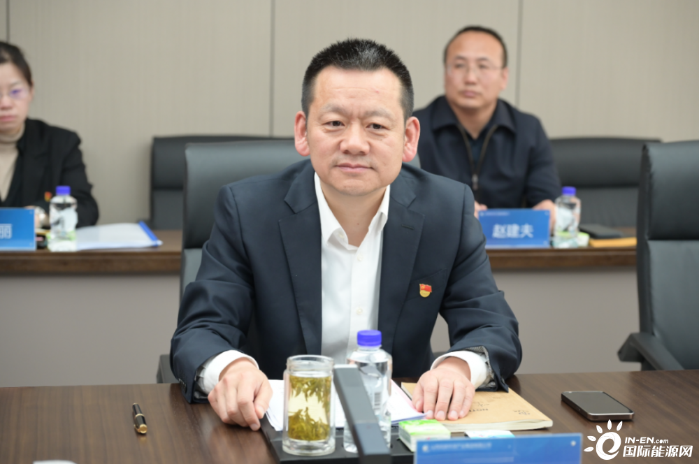 山西低碳環(huán)保產(chǎn)業(yè)集團(tuán)有限公司與西安墻體材料研究設(shè)計(jì)院有限公司簽訂戰(zhàn)略合作協(xié)議